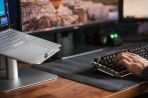 laptop vs desktop