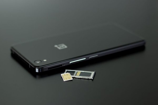 sim free vs contract phones uk guide