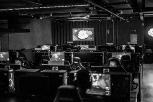 how esports tournaments work