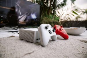 what is crossplay in gaming