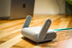 Why Does Wi-Fi Keep Disconnecting? Causes and Fixes